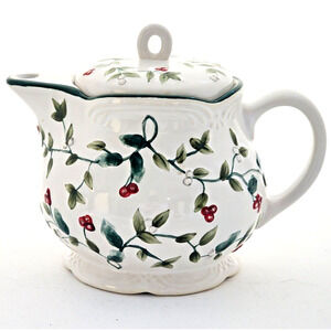 TEAPOT-PFALZGRAFF-WINTERBERRY PATTERN-Embossed-White-Green-Red-Holds 24 oz